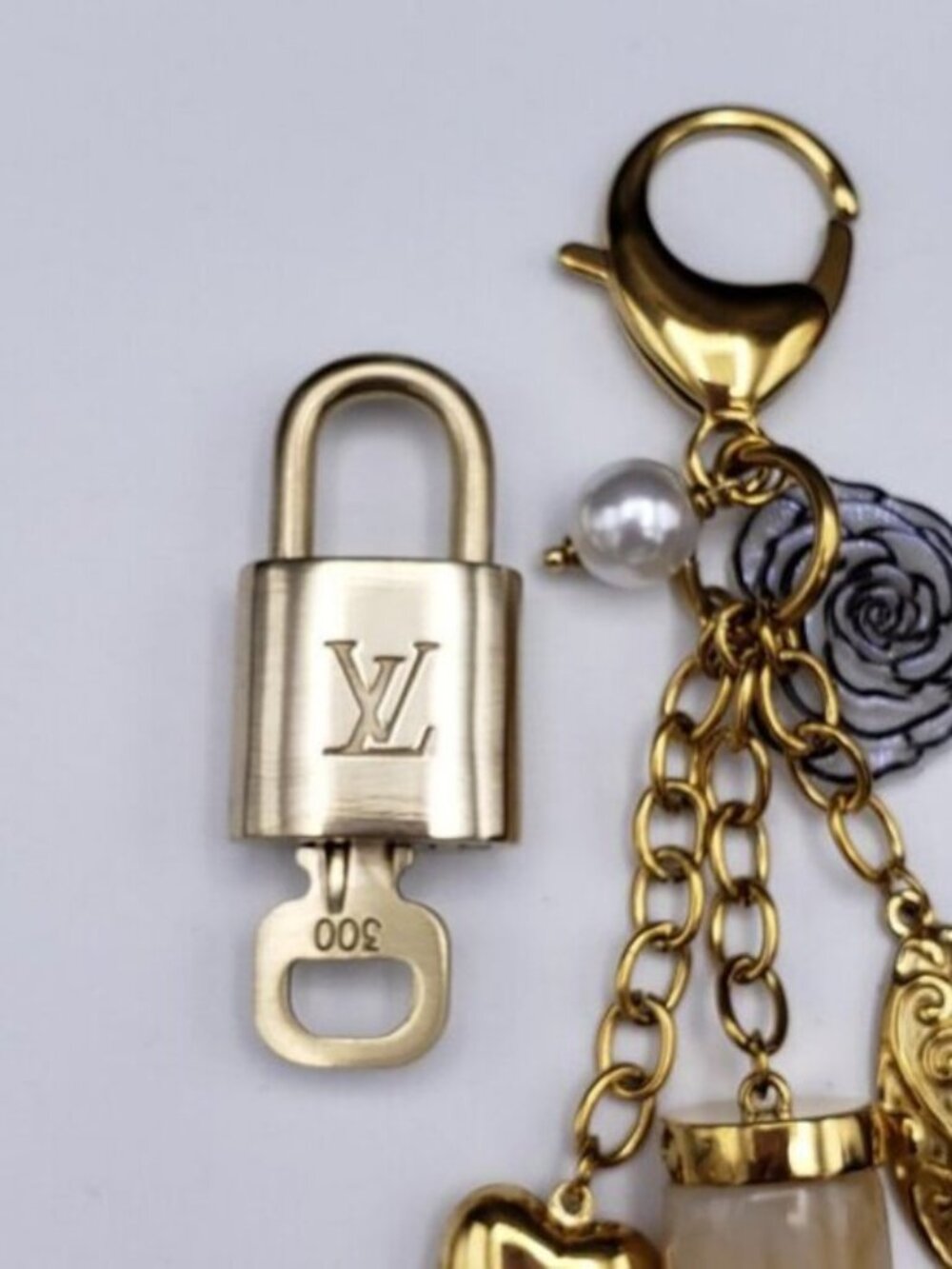 Authentic Louis Vuitton Luggage Nametag and Gold Padlock with Unbranded Keycharm - Picture 12 of 14